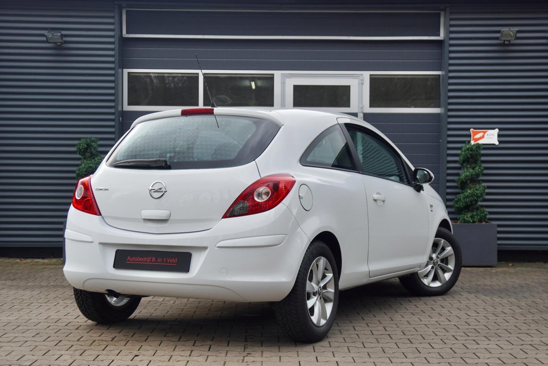 Opel Corsa 1.2-16V Energy LEDER AUX CRUISE AIRCO, Auto's, 86 pk, Gebruikt, Zwart, 4 cilinders