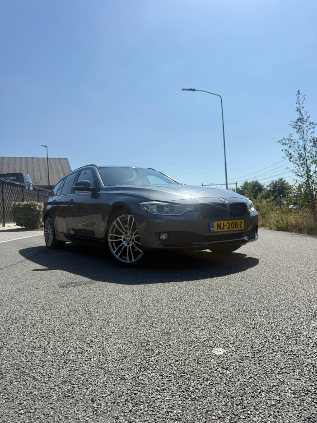 BMW 3-Serie 318d 143pk Aut 2013 Grijs high executive export, Auto's, BMW, Automaat, 745 kg, Achterwielaandrijving, 1995 cc