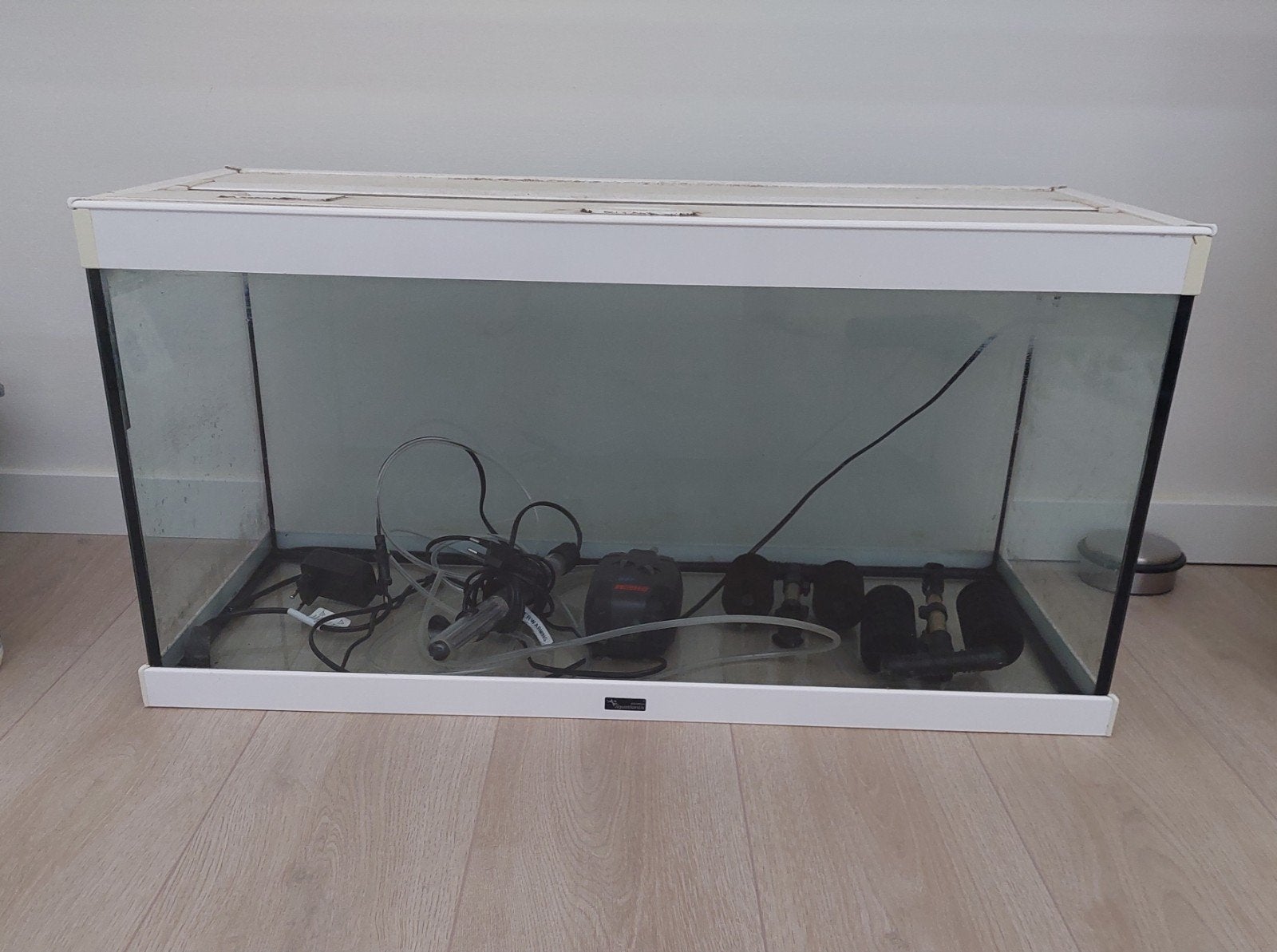 Aquarium + verlichting, verwarming, luchtpomp, filters, Ophalen, Gebruikt, Leeg aquarium