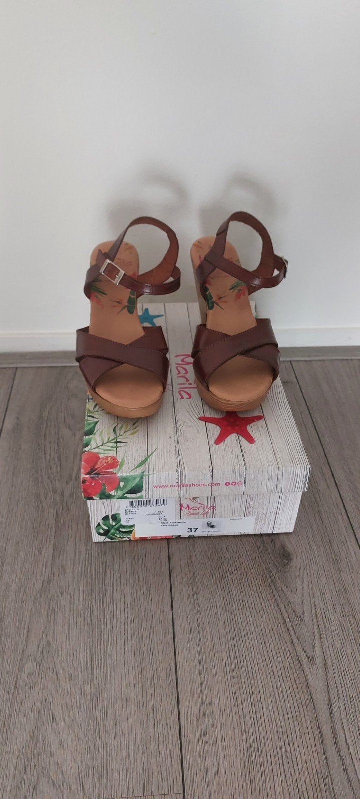 Mooie bruine leren sleehakachtige  sandalen - Maat 37, Ophalen of Verzenden, Zo goed als nieuw, Bruin, Sandalen of Muiltjes