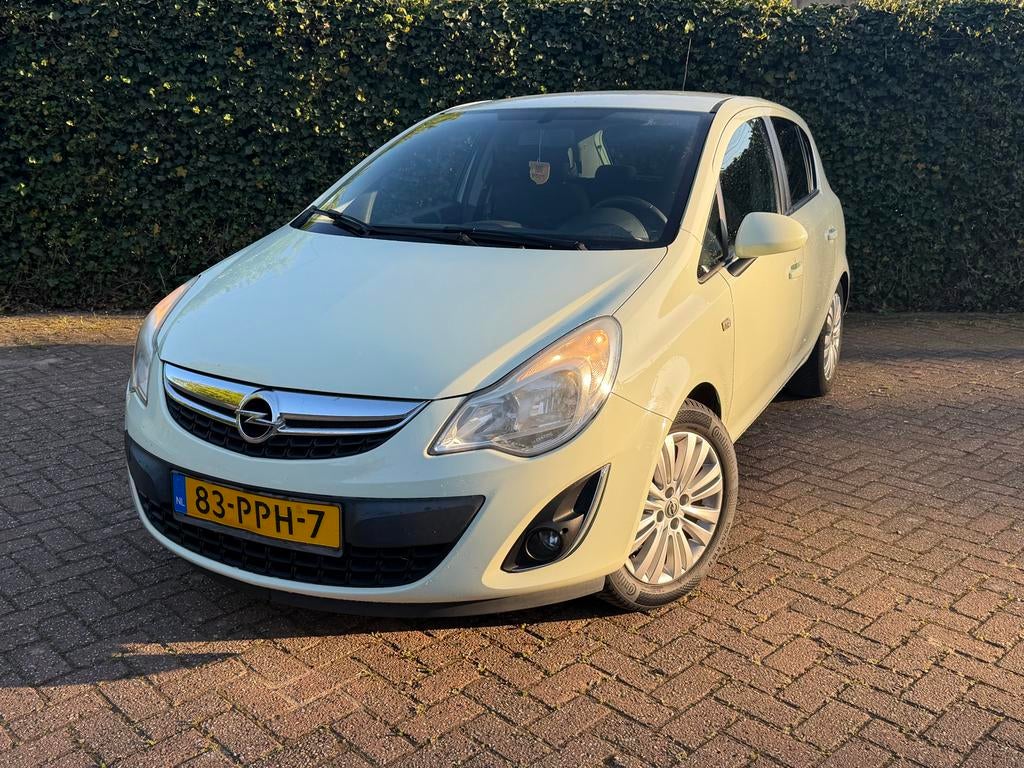 Opel Corsa 1.4 16V 5D 2011 Groen, Auto's, Opel, Voorwielaandrijving, 1063 kg, 1398 cc, 4 cilinders
