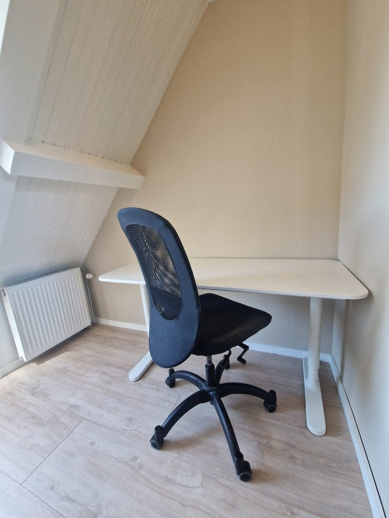 Bureau + Bureaustoel, Ophalen, Gebruikt, In hoogte verstelbaar, IKEA