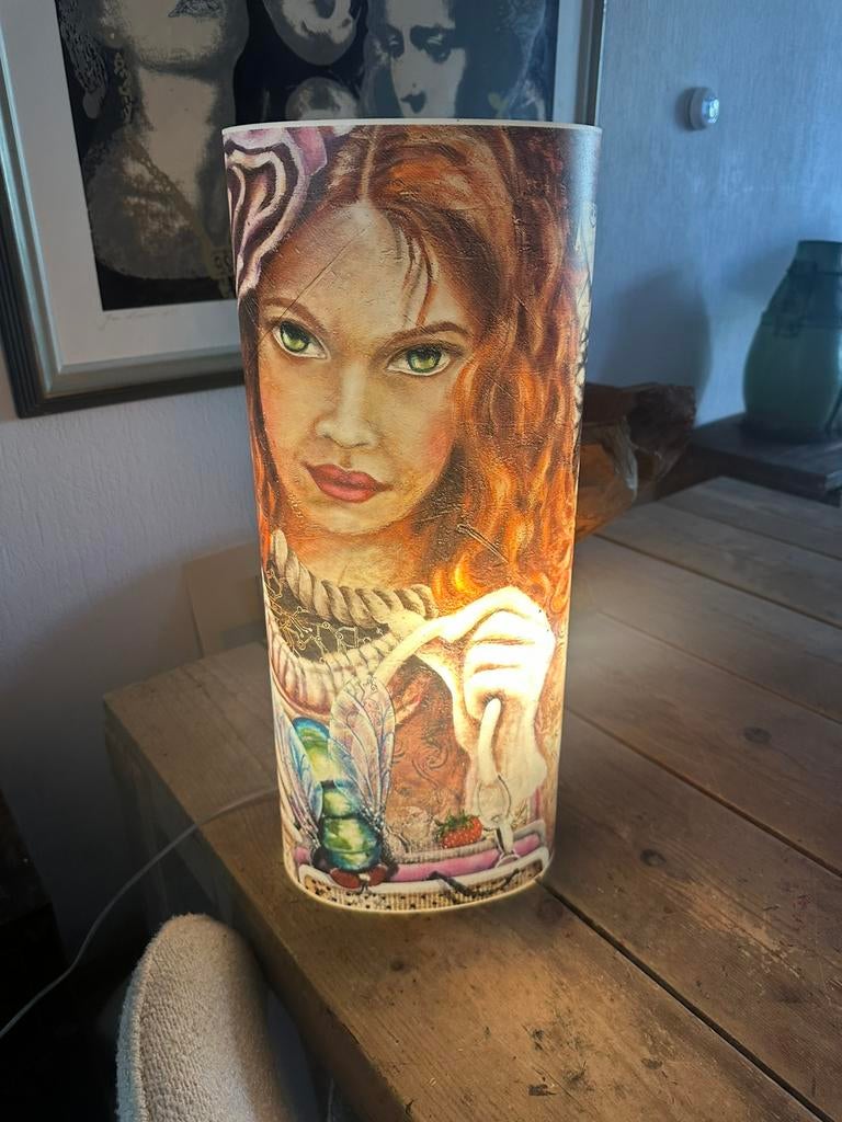 Tafellamp van kunstenares, Ophalen of Verzenden, Zo goed als nieuw, Kunststof, Minder dan 50 cm