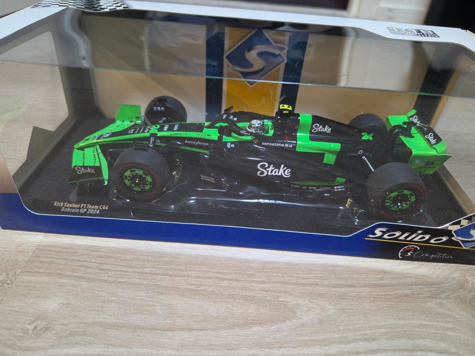 Solido Kick Sauber F1 Team C44 Bahrain GP 2024 model, Ophalen of Verzenden, Nieuw, Auto, Overige merken
