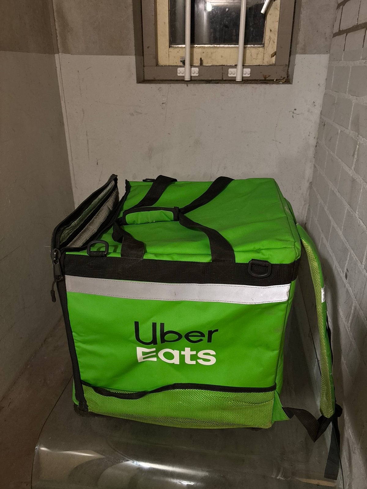 Uber tas met gebruikssporen, Ophalen, Zo goed als nieuw