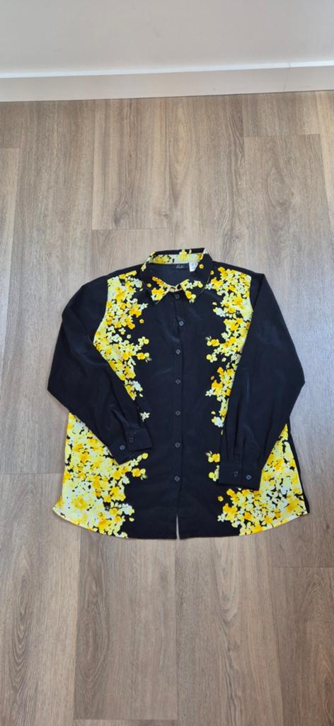 Zwarte blouse met gele bloemen, paola, maat 42, Kleding | Dames, Maat 42/44 (L), Ophalen of Verzenden, Zo goed als nieuw, Paola