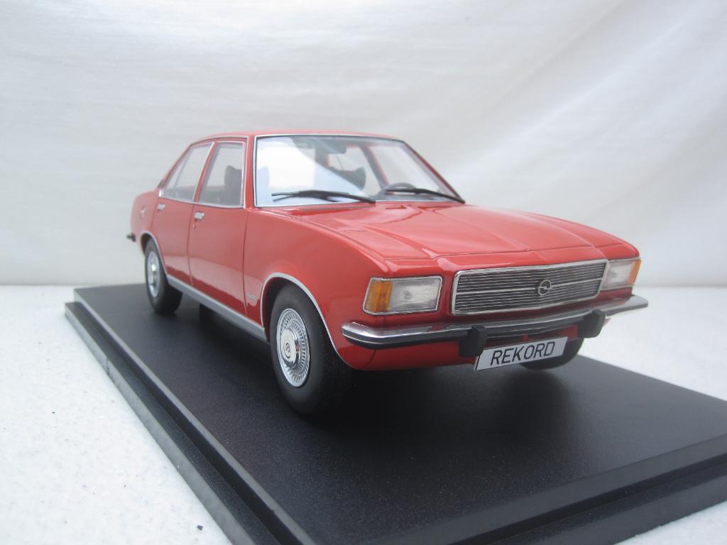 Opel Rekord D 1700  1972 rood 1:18 MCG, Hobby en Vrije tijd, Modelauto's | 1:18, Ophalen of Verzenden, Nieuw, Auto, Overige merken