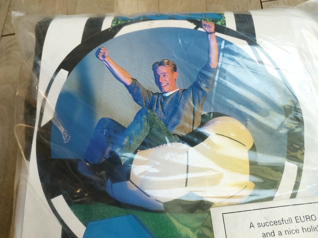 Voetbal - opblaasbare zitzak, Ophalen of Verzenden, Nieuw, Overige sporten, Overige typen