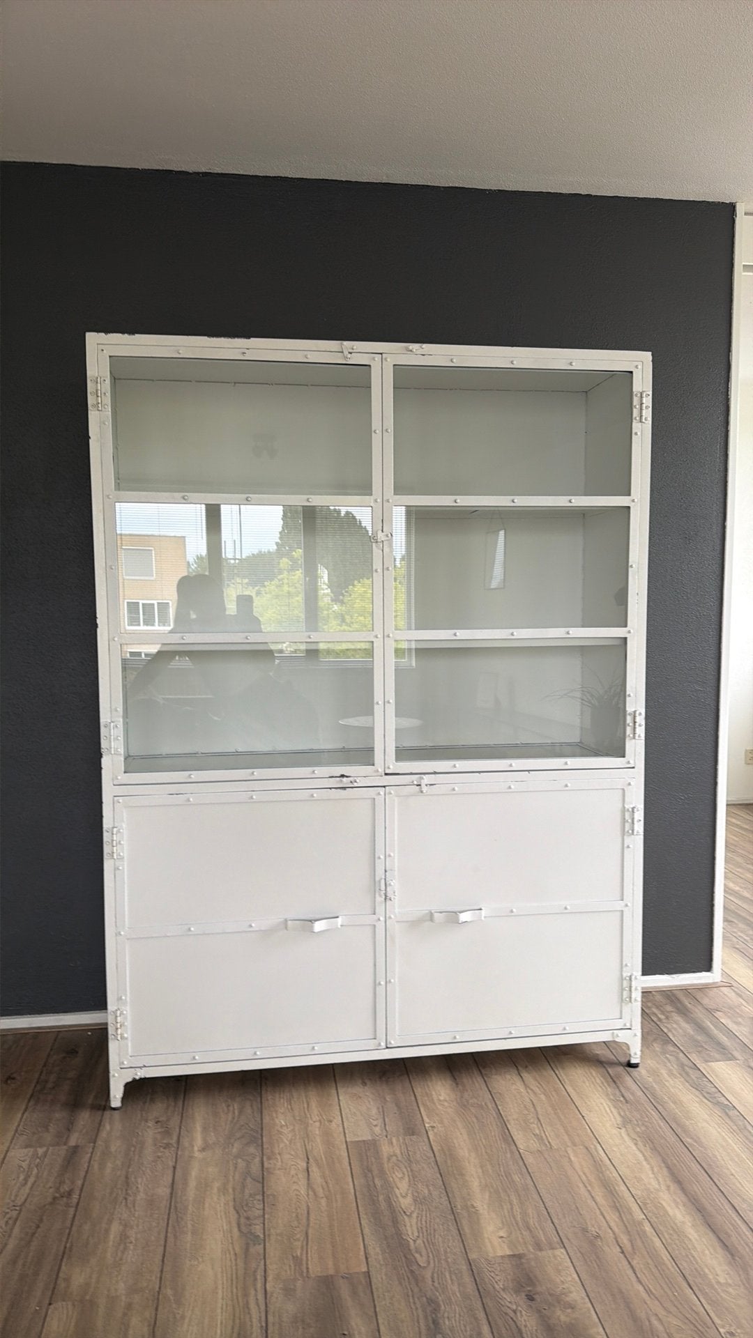 Vitrine kast staal, Ophalen, 50 tot 100 cm, Zo goed als nieuw, 150 tot 200 cm