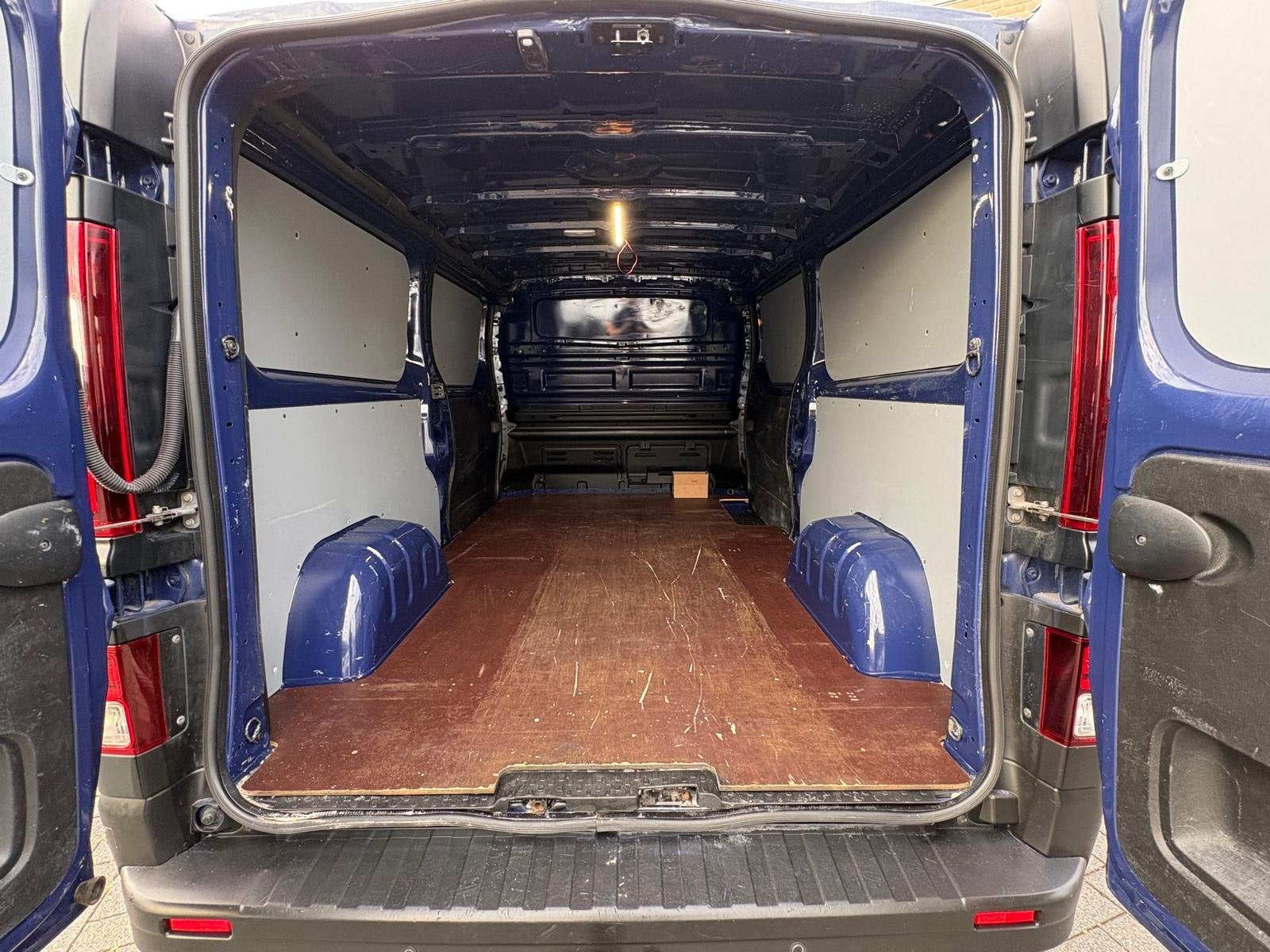 Renault Trafic 2.0DCI 130PK Lang / 2x Schuifdeur / Cruisecon, Voorwielaandrijving, Stof, Gebruikt, 4 cilinders