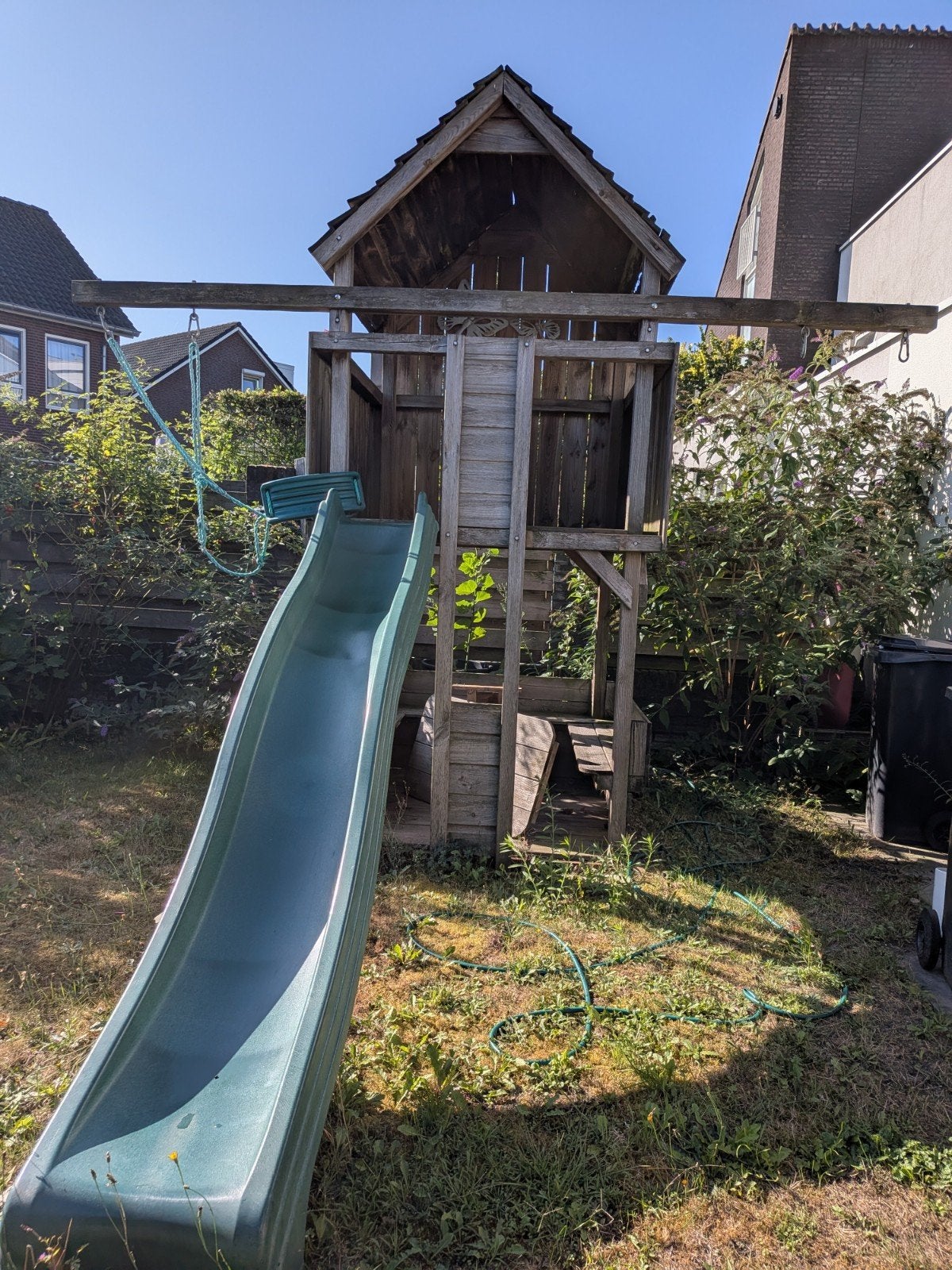 Houten speelhuisje met glijbaan en zithoek, Kinderen en Baby's, Ophalen, Gebruikt, Schommel