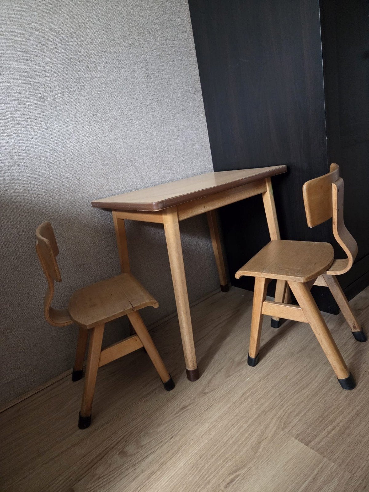 Schoolbanken met 2 stoeltjes., Ophalen, Gebruikt, Tafel(s) en Stoel(en)