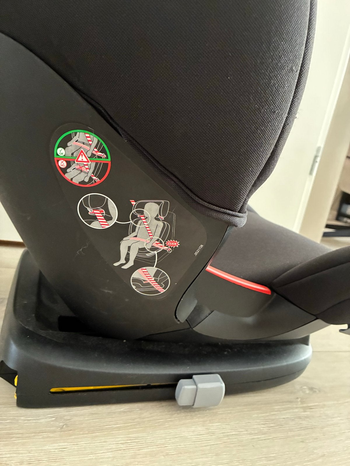 Foto 6 van Maxi-Cosi RodiFix  autostoel - Zwart