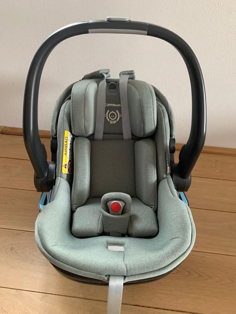 Uppababy Mesa i-size autostoel, Autogordel, Zo goed als nieuw, 0 t/m 13 kg, Verstelbare rugleuning
