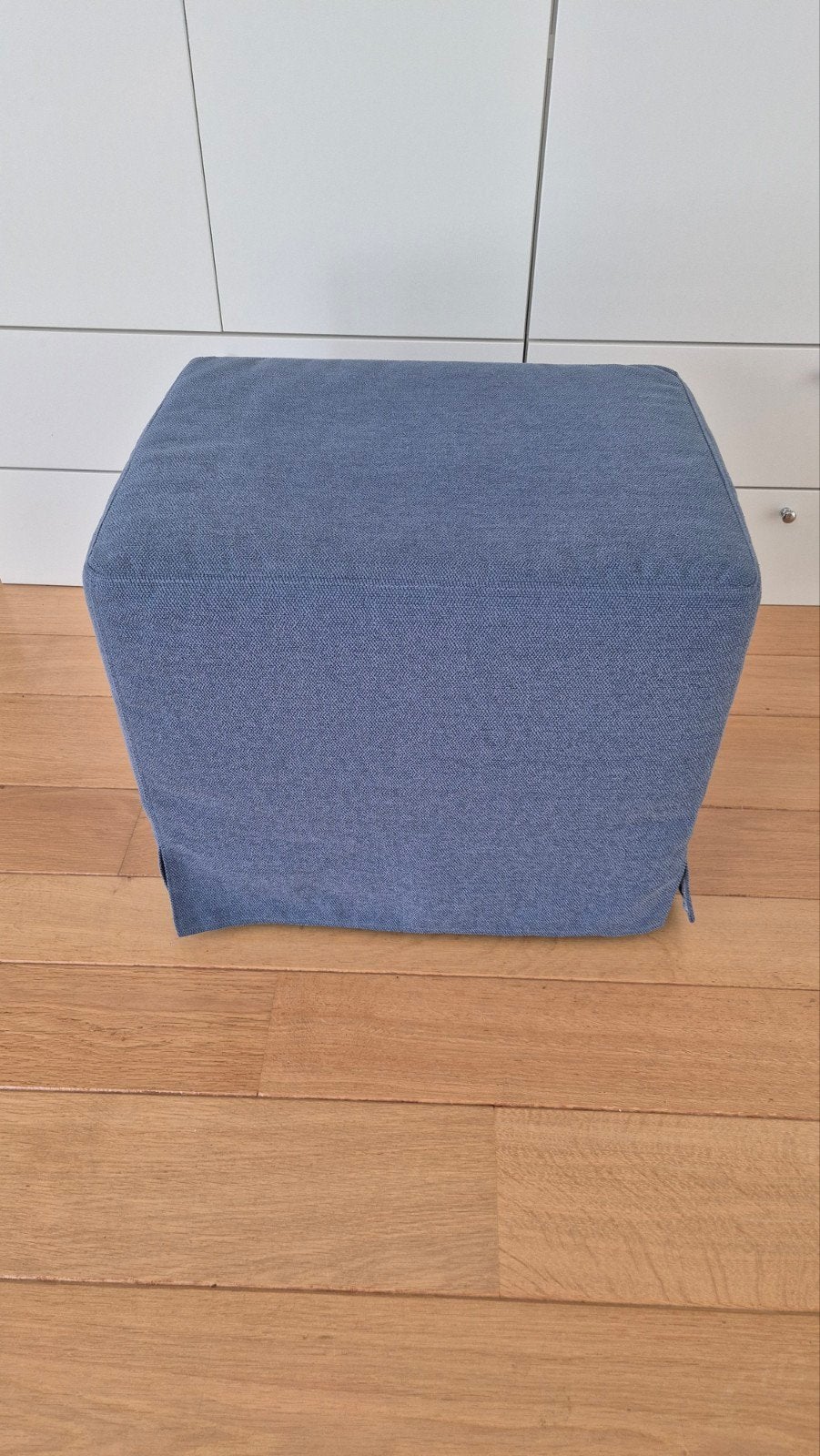 Kobalt blauwe poef / voetenbank 55 x 45 x 47 cm, Ophalen, Minder dan 50 cm, Gebruikt, 50 tot 75 cm