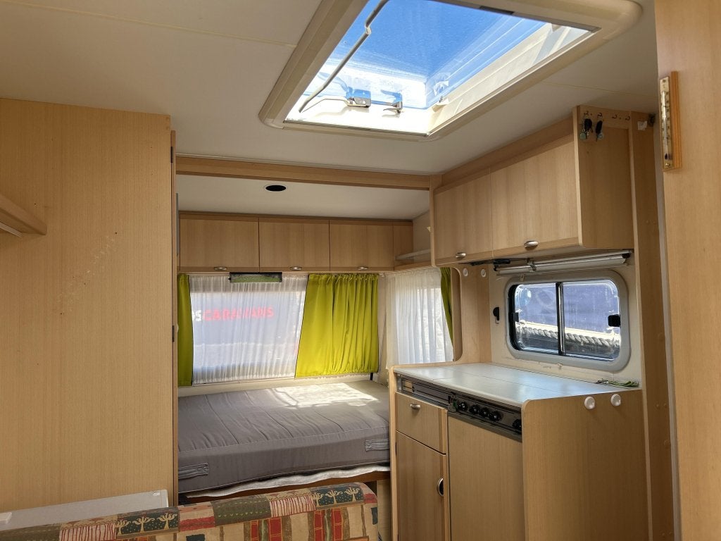 Bürstner Fun 420 TOILET, VAST BED VOORTENT, Caravans en Kamperen, Caravans, Weststraße 33 77694 Kehl, Duitsland, Bürstner GmbH & Co. KG
