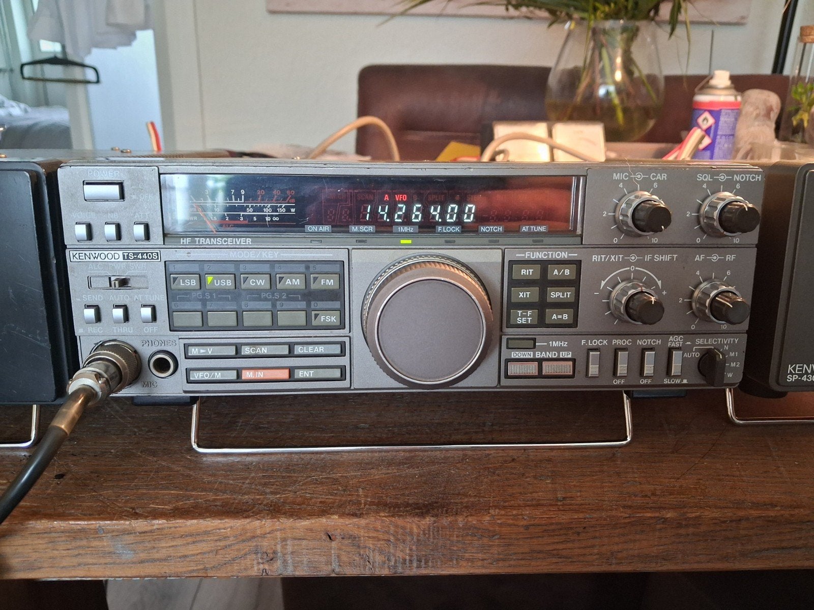 Kenwood ts-440s  plus voeding speaker, Telecommunicatie, Zenders en Ontvangers, Ophalen of Verzenden, Zo goed als nieuw