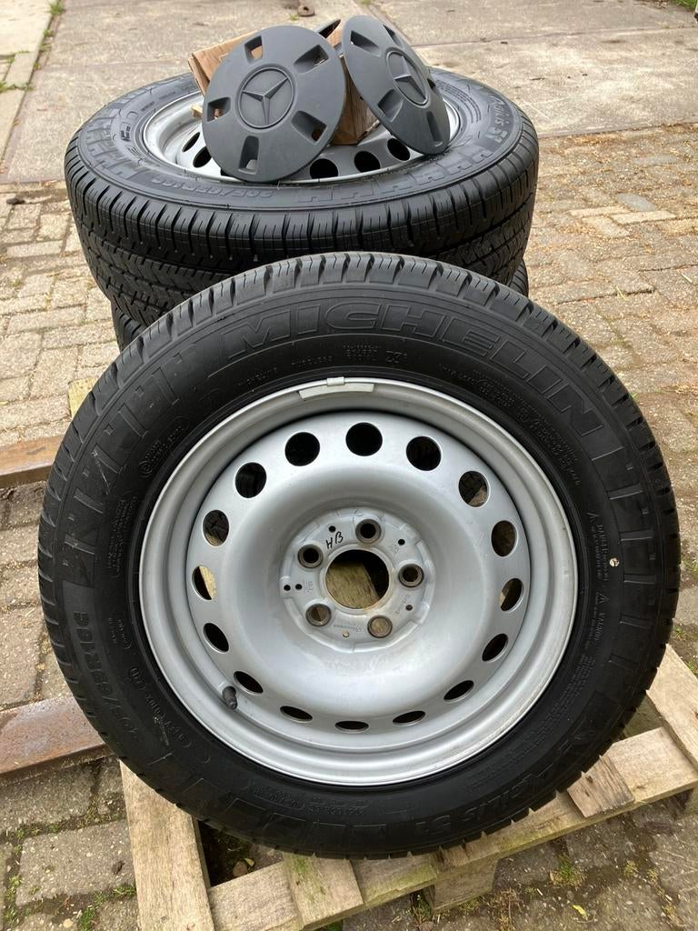 Orginele mercedes vito velgen met michelin banden compleet, Ophalen, Bestelwagen, 16 inch, Banden en Velgen