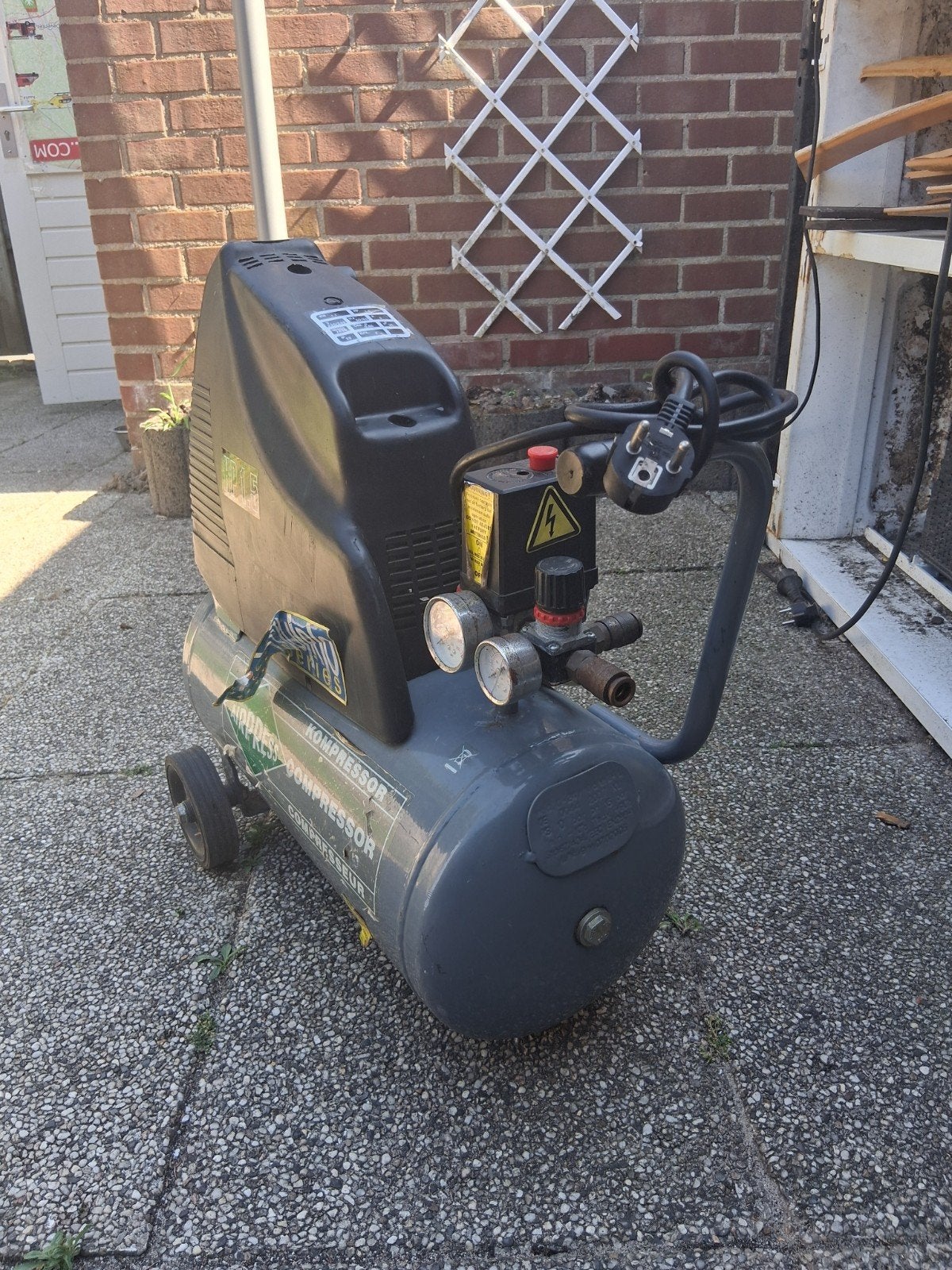 Airpress Compressor 1.5 PK - Mobiel en Krachtig, Gebruikt, 6 tot 10 bar, Ophalen of Verzenden, Minder dan 200 liter/min