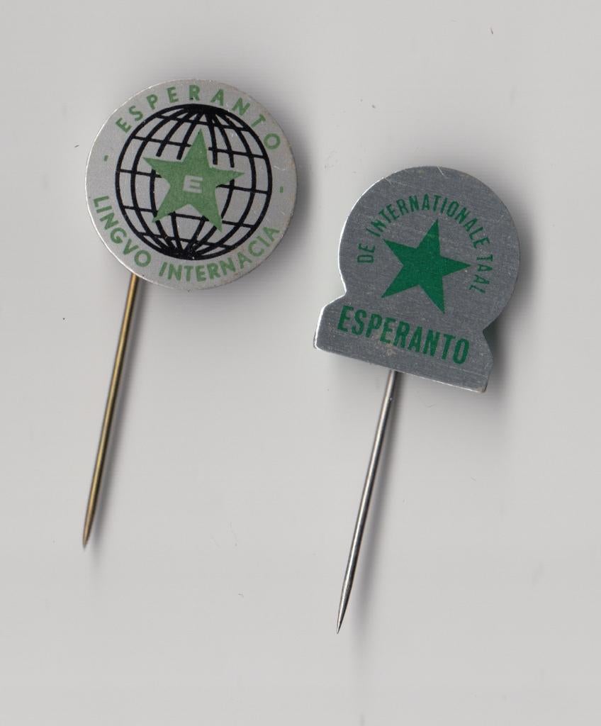 Esperanto speldjes, Verzamelen, Gebruikt, Niet vindbaar, Niet vindbaar, Speldje of Pin