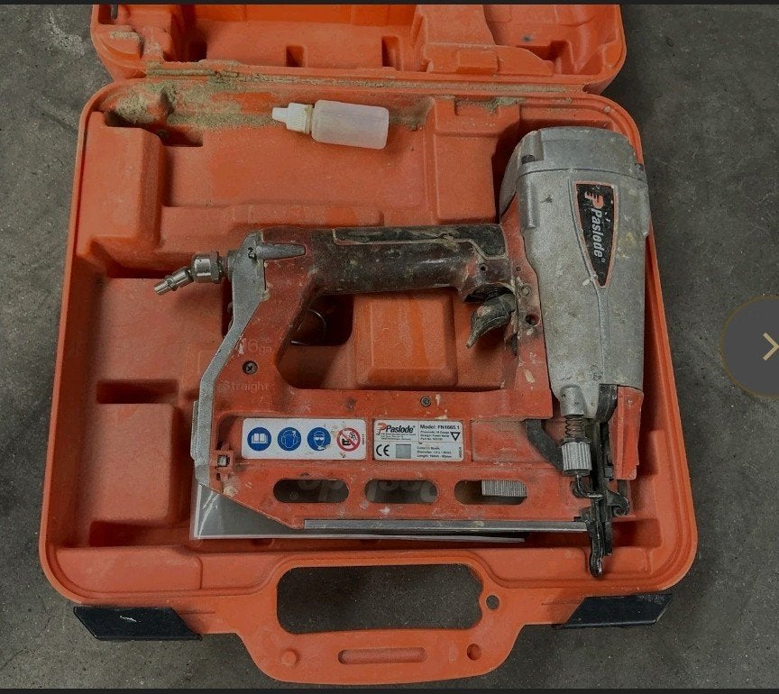 Paslode pneumatische tacker FN1665, Ophalen