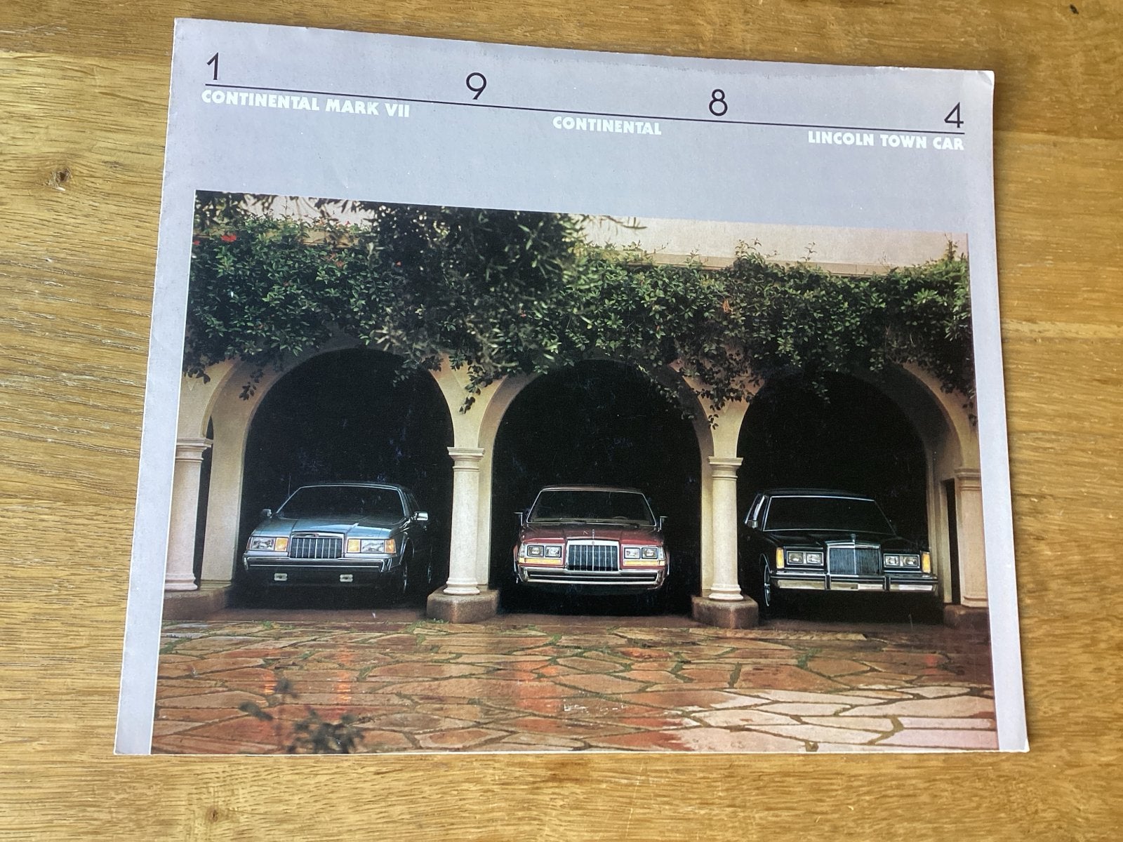 Lincoln Continental Mark VII / Town Car brochure 1984, Ophalen of Verzenden, Gelezen, Overige merken