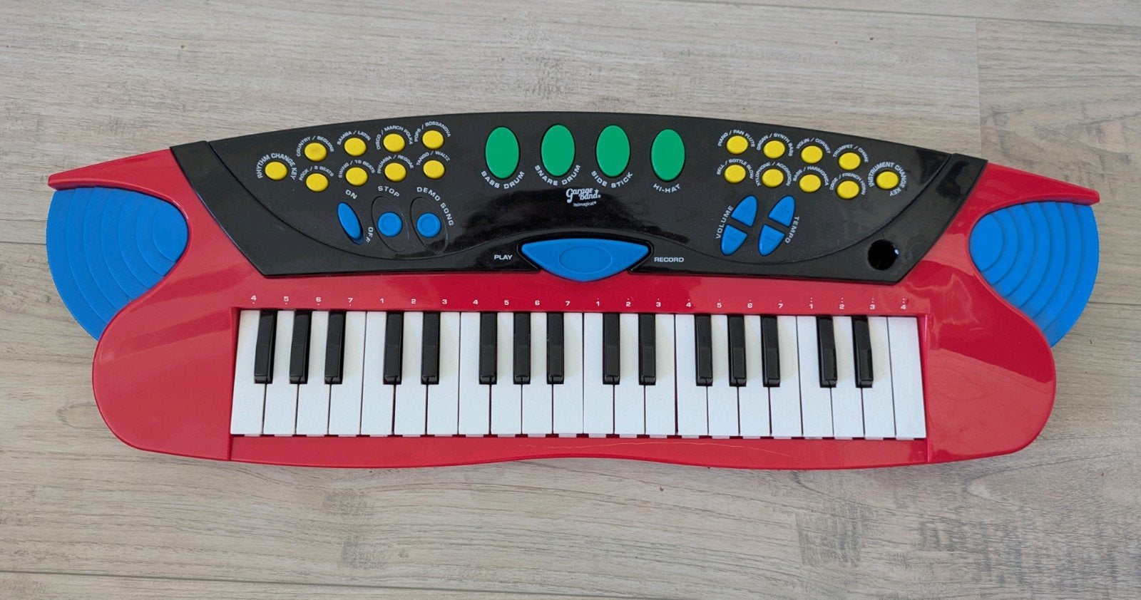 Kinder keyboard met 31 toetsen - Rood/Zwart, Muziek en Instrumenten, Keyboards, Ophalen of Verzenden, Gebruikt, Overige aantallen
