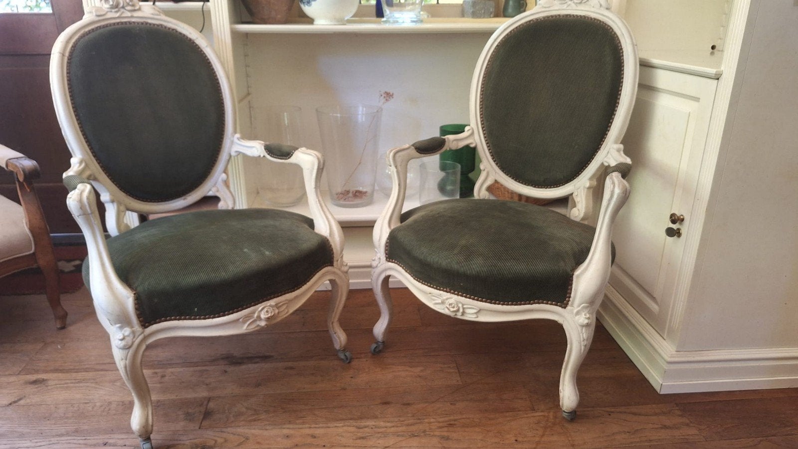 4 antieke stoelen, Ophalen