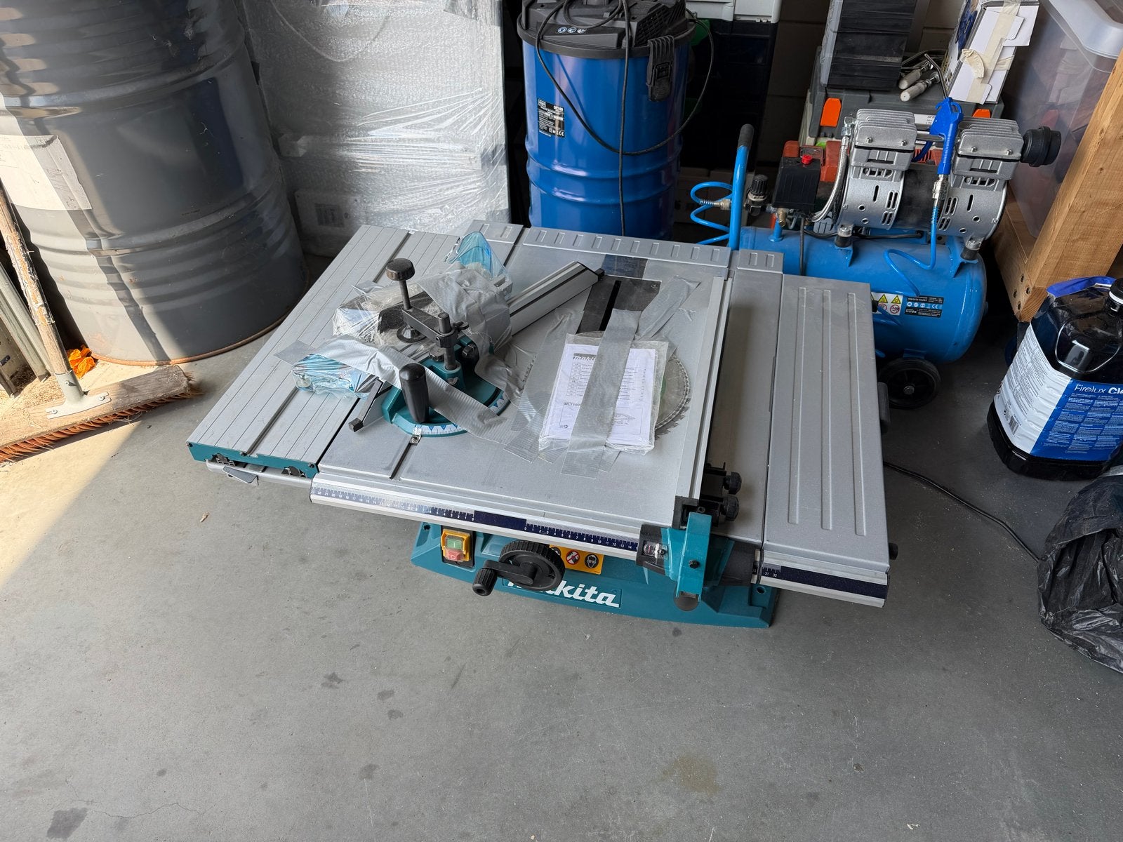 Makita MLT100N Tafelzaag, Doe-het-zelf en Verbouw, Gereedschap | Zaagmachines, Ophalen, Cirkelzaag, 70 mm of meer, Zo goed als nieuw
