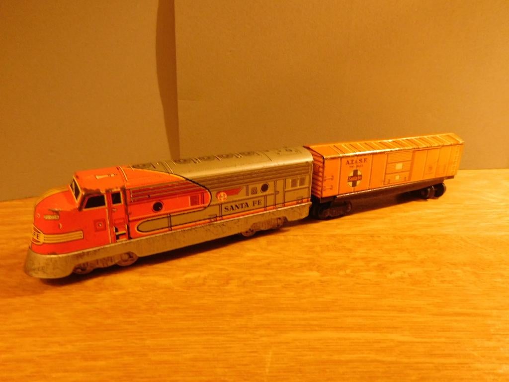 Santa Fe diesellocomotief en A.T. & S.F. Goederenwagon, Hobby en Vrije tijd, Modeltreinen | H0, Overige merken, Gebruikt, Ophalen of Verzenden