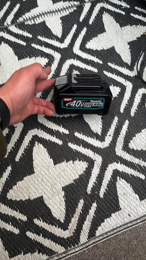 Makita BL4040 XGT 40 V Max Li-Ion accu - 4,0Ah, Ophalen of Verzenden, Zo goed als nieuw