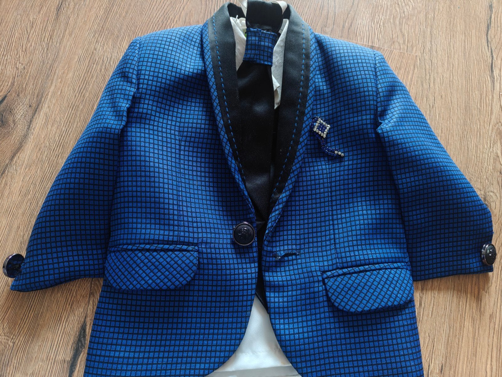 Chique blauw geruit kostuum voor jongen, Ophalen, Zo goed als nieuw, Onbekend, Jongen