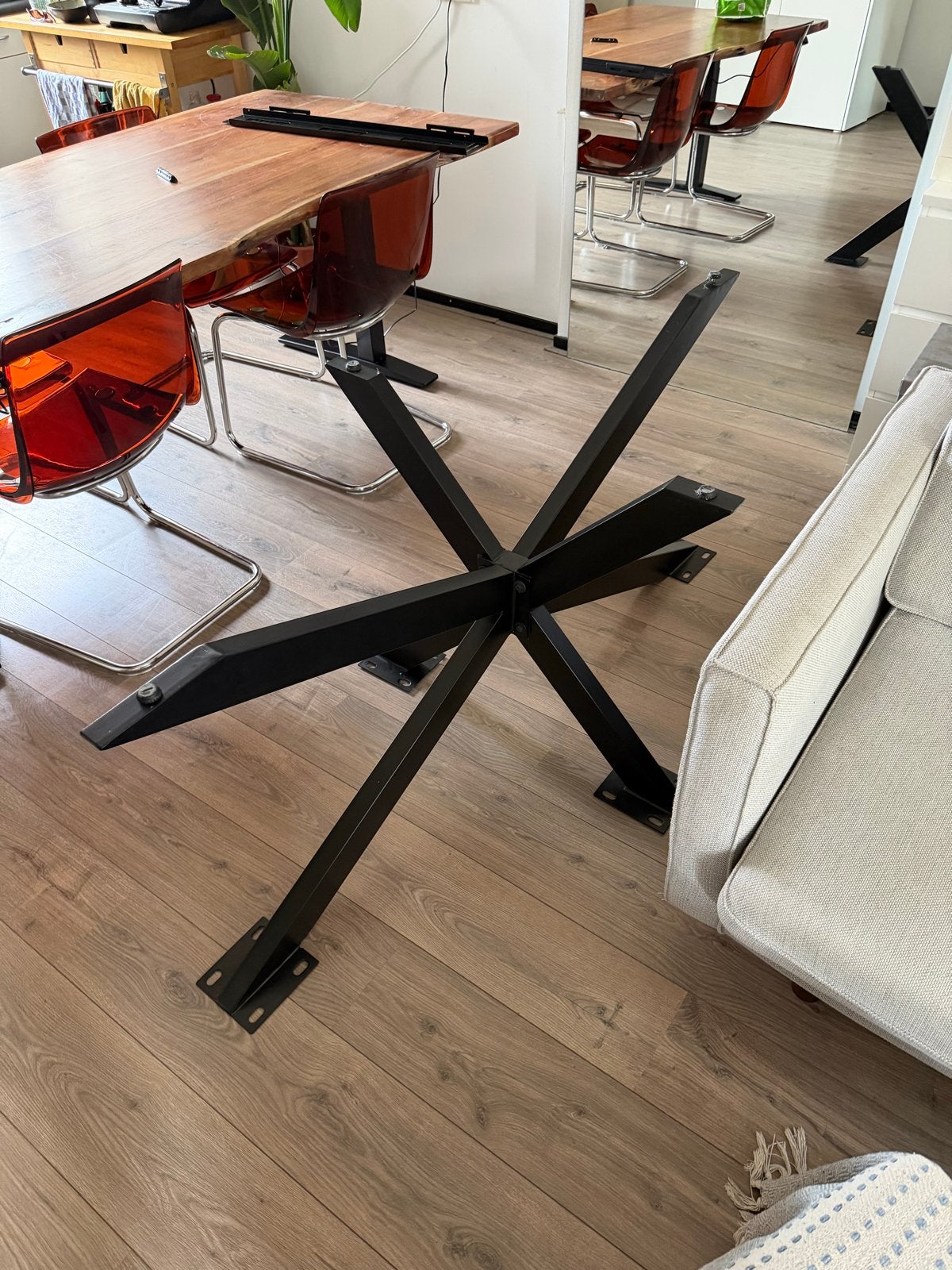 Zwarte metalen tafel spinpoot, Huis en Inrichting, Tafelonderdelen, Ophalen, Tafelpoot, 50 tot 100 cm, Zo goed als nieuw