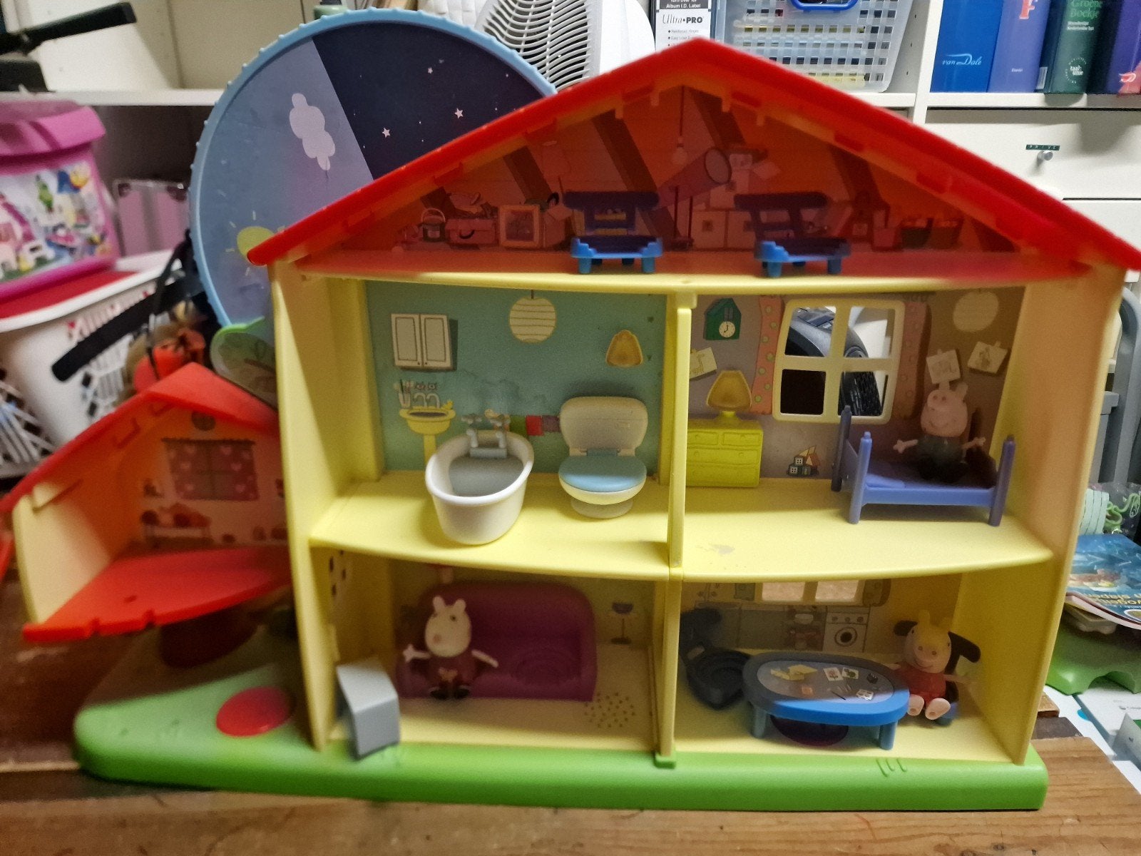 Peppa Pig Huis met figuren en meubels, Kinderen en Baby's, Ophalen, Gebruikt, Poppenhuis