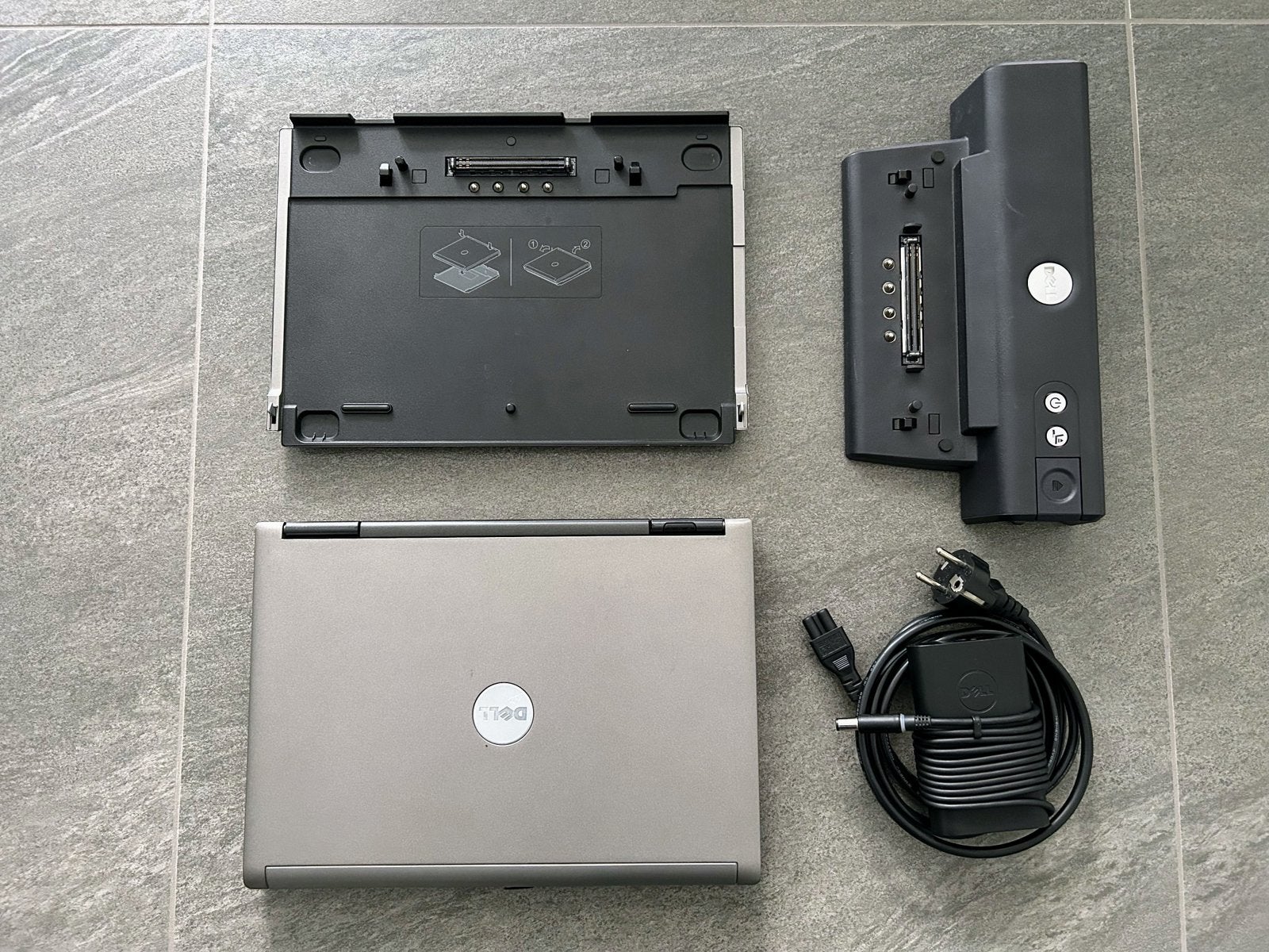 Dell Latitude D420 & Slim Dock & Port Replicator, Gebruikt, Minder dan 4 GB, Qwerty, Minder dan 2 Ghz