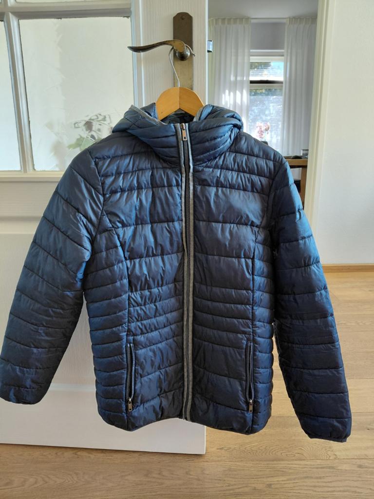 Donkerblauwe gewatteerde jas met capuchon, Blauw, Ophalen, Maat 38/40 (M), Onbekend