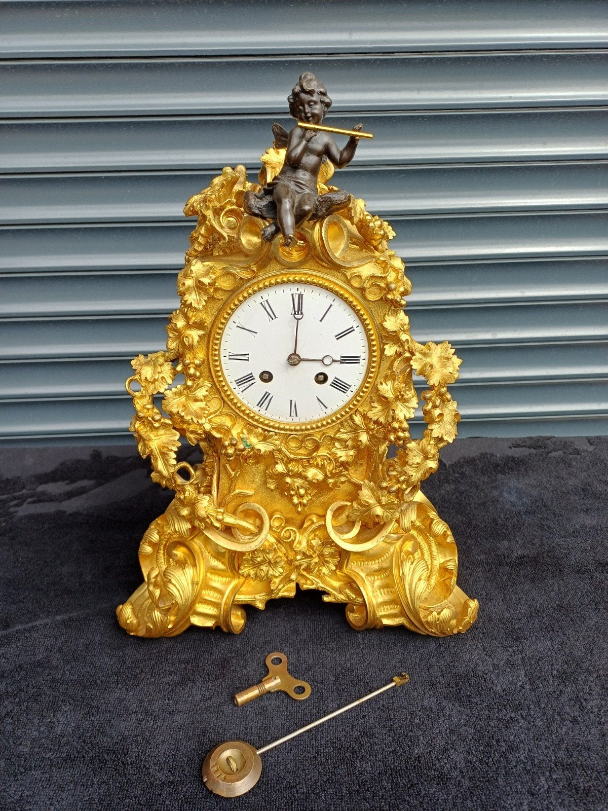 Antieke Bronzen Pendule met Fluitende Engel - 9.4 kg, Ophalen