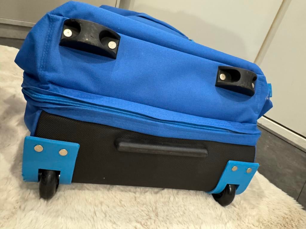 Nieuwe blauwe reistas met wieltjes, 40 tot 60 cm, 20 tot 30 cm, Blauw, Nieuw