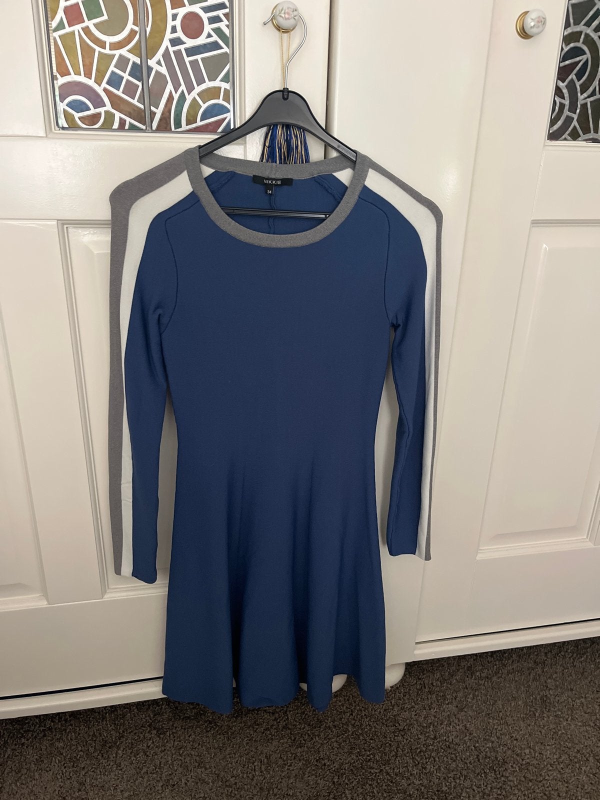 Nikkie jurk maat 34 (XS) - Blauw met grijs en wit, Kleding | Dames, Blauw, Ophalen of Verzenden, Zo goed als nieuw, Maat 34 (XS) of kleiner