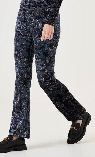 Garcia velvet flared broekje nieuw maat XS, Blauw, Nieuw, Ophalen of Verzenden, Maat 34 (XS) of kleiner