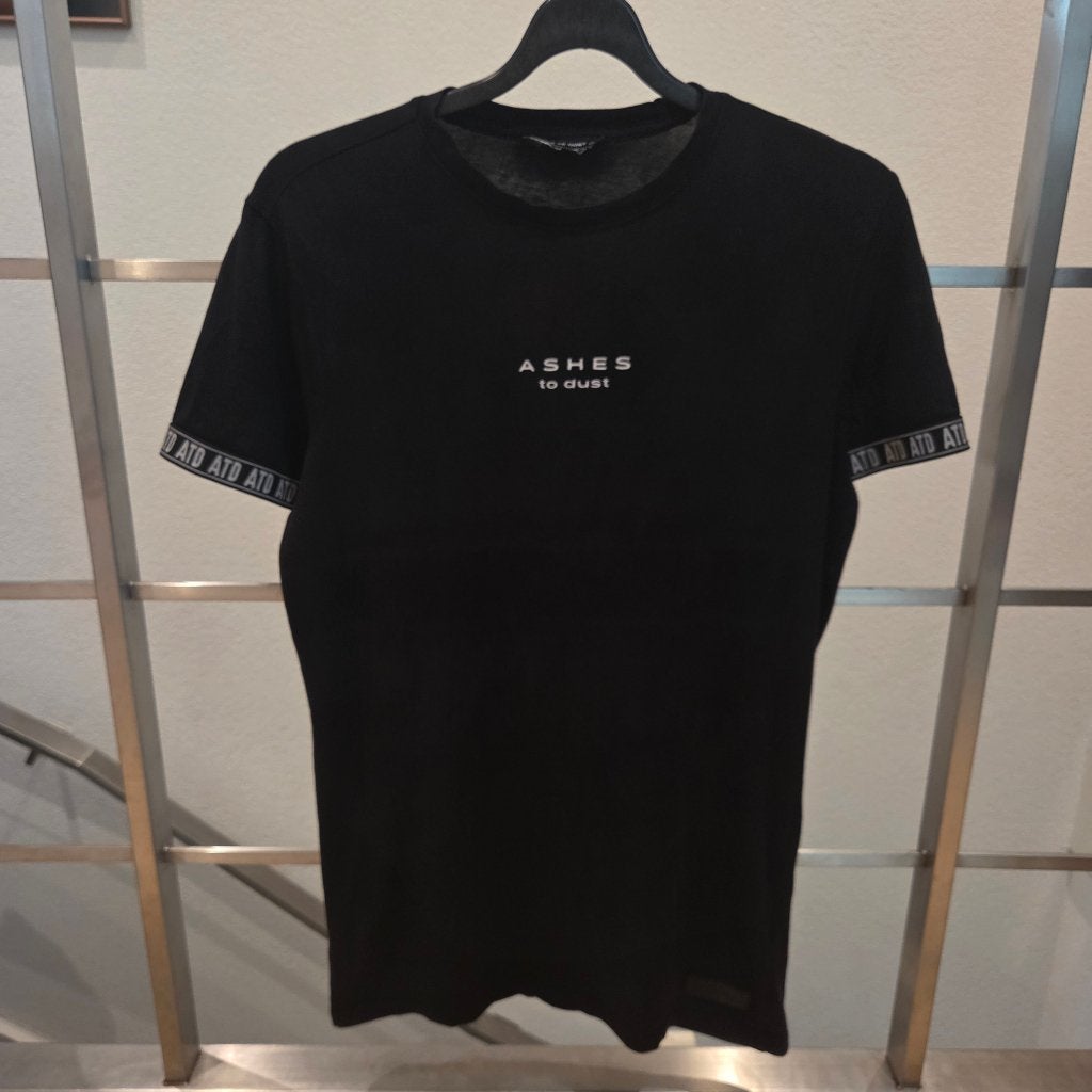 Ashes to Dust T‑shirt zwart – hele goede staat, Kleding | Heren, T-shirts, Zwart, Ashes to dust, Ophalen of Verzenden, Zo goed als nieuw