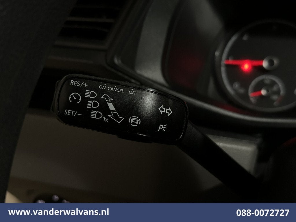 Volkswagen Transporter 2.0 TDI L2H1 Euro6 Airco | Apple Carp, Voorwielaandrijving, Stof, 4 cilinders, Volkswagen