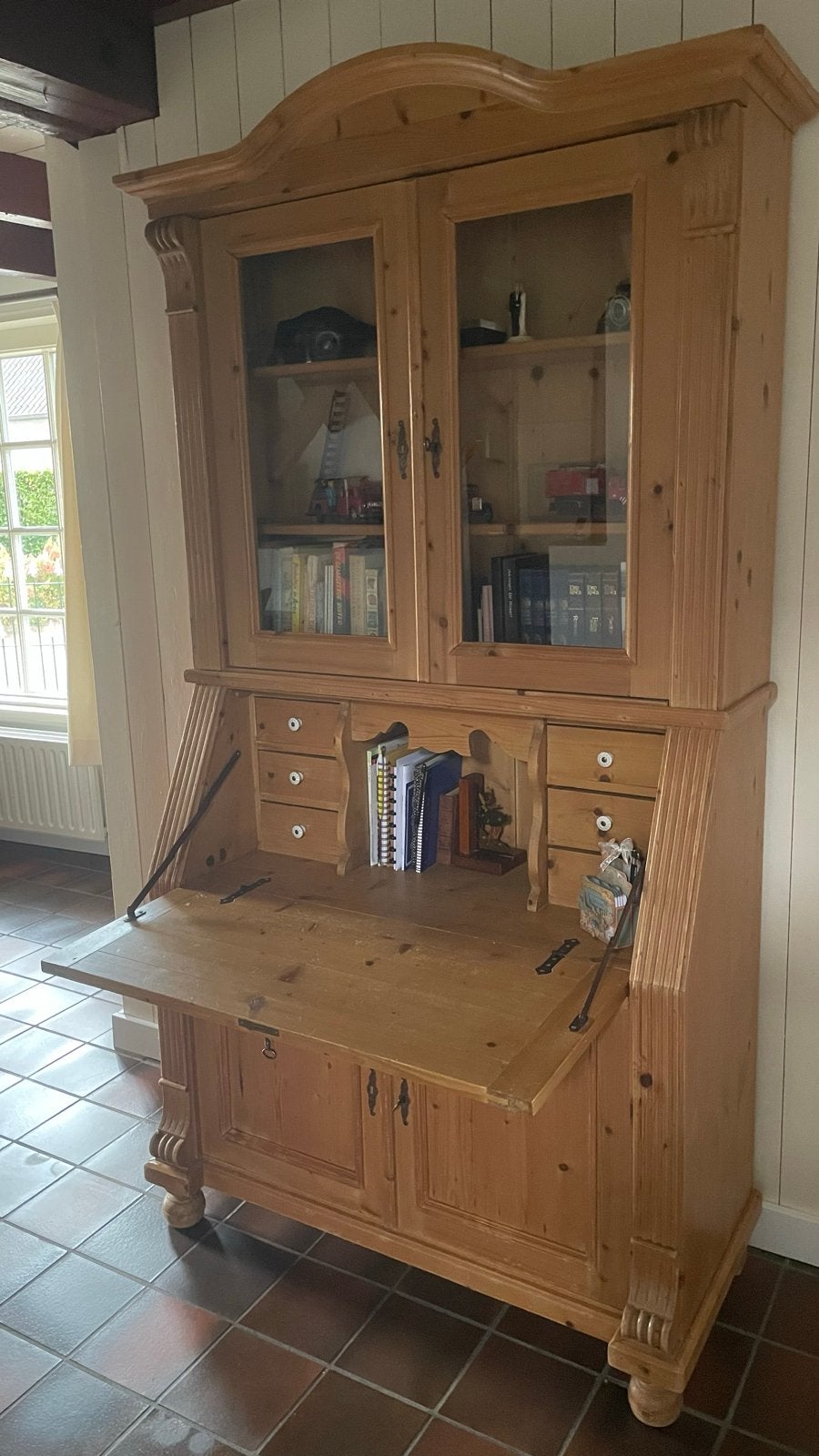Antieke grenen secretaire met vitrinekast, Ophalen
