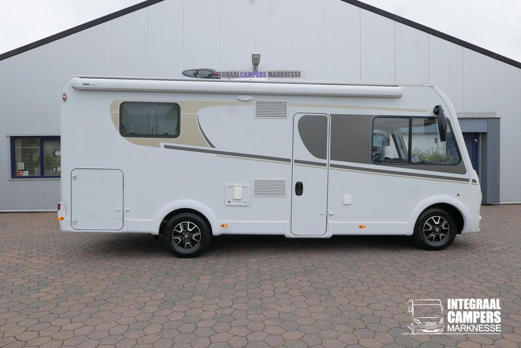 Carado I 339 | Airco | Fietsen lift | Queensbed | Hefbed, Integraal, Overige brandstoffen, 7 tot 8 meter, Bedrijf
