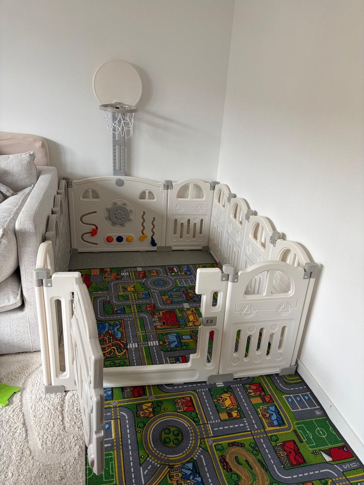 Baby box/speelbox met basketbalring, Kinderen en Baby's, Boxen, Ophalen of Verzenden, Zo goed als nieuw, Rechthoekig, In hoogte verstelbaar