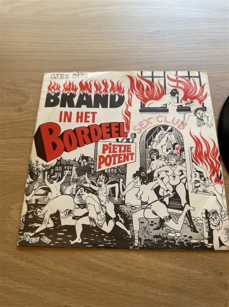 Pietje Potent - Brand In Het Bordeel, Cd's en Dvd's, Ophalen of Verzenden, Zo goed als nieuw, Nederlandstalig