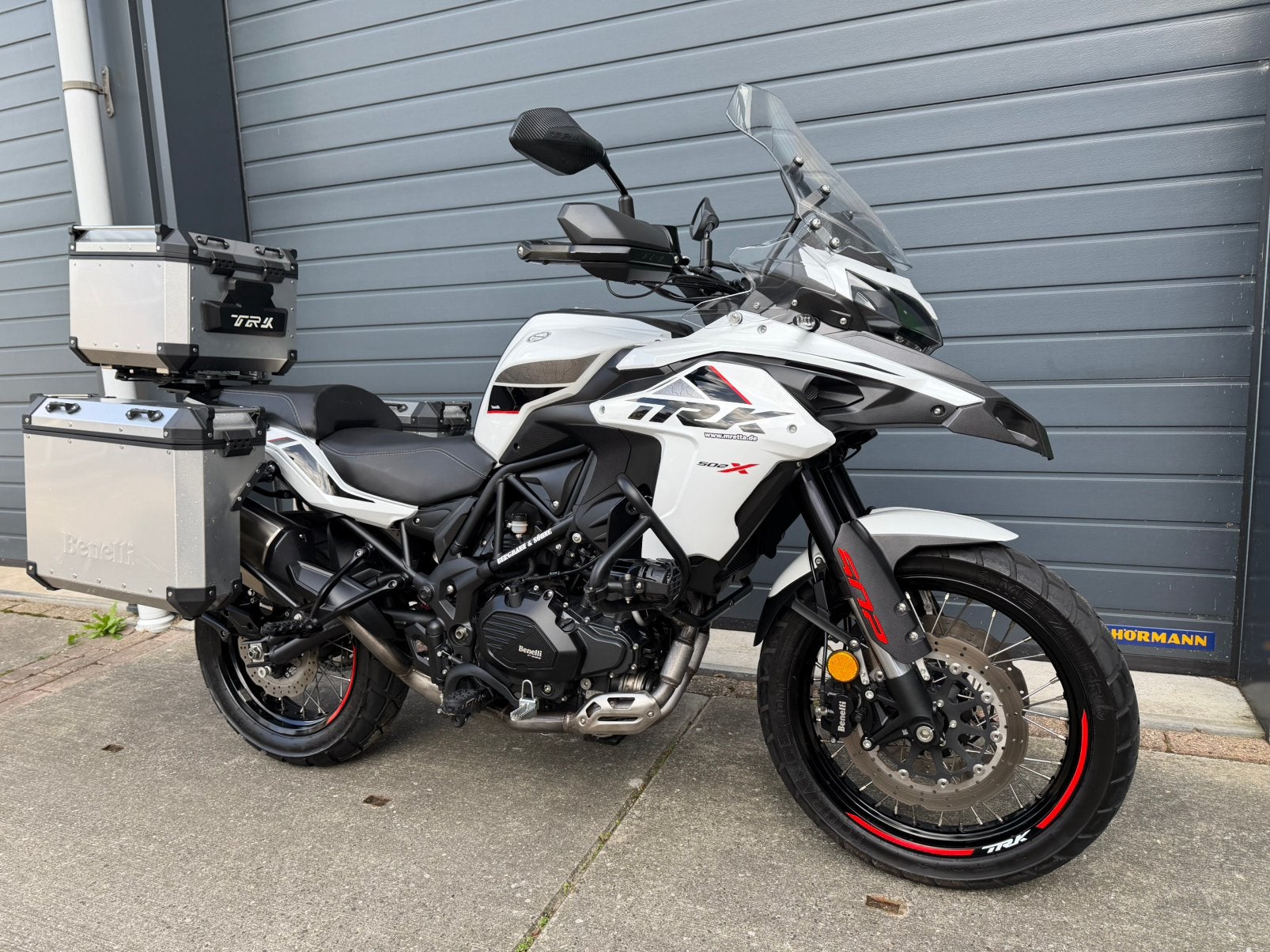 Benelli Trk502x TRK 502: 2e eigen, '23, koffers, handvatverw, Motoren, 2 cilinders, Occasion, ABS, Bedrijf
