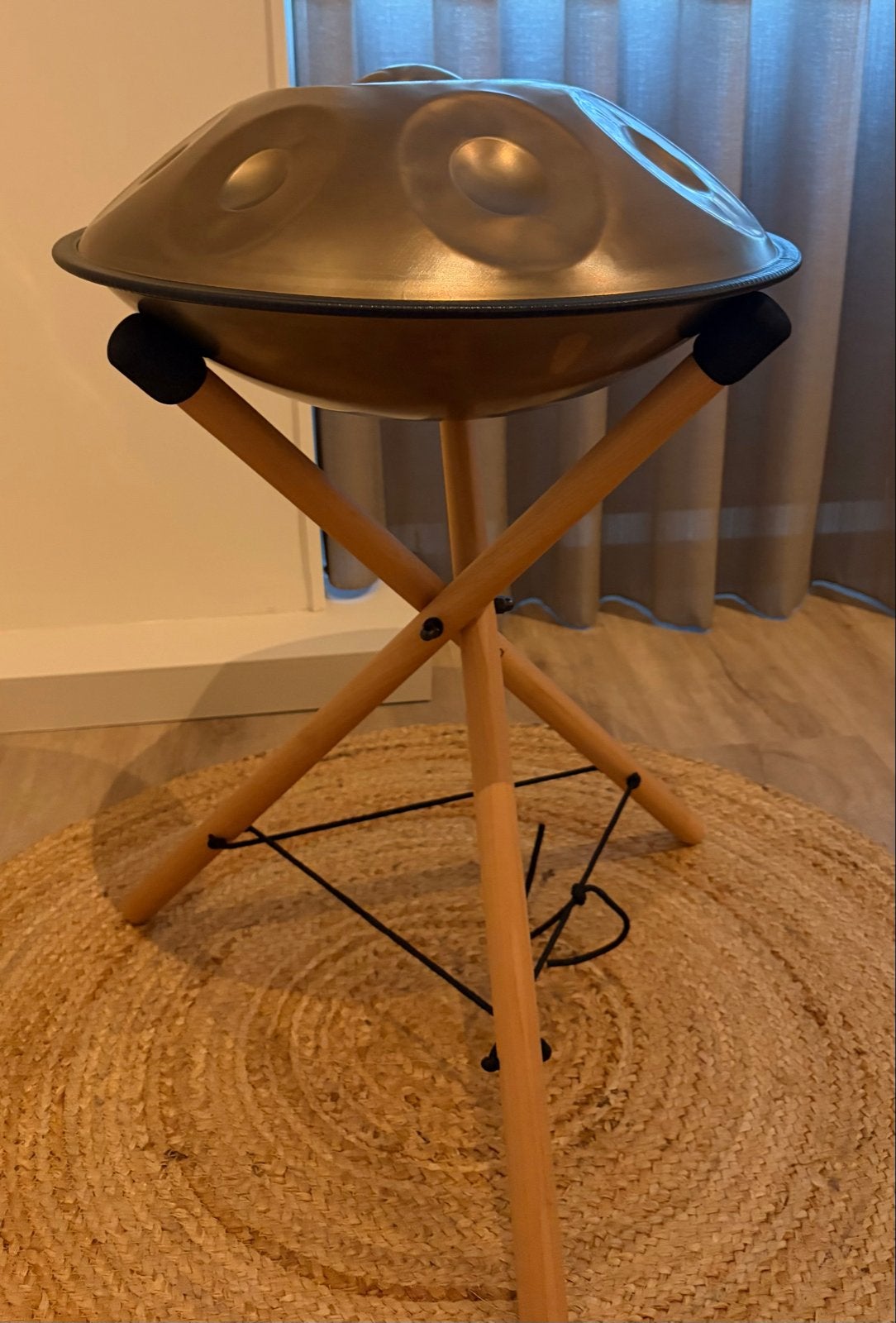 Sela Harmony Handpan D Kurd Journey 440 Hz + standaard + tas, Ophalen, Zo goed als nieuw