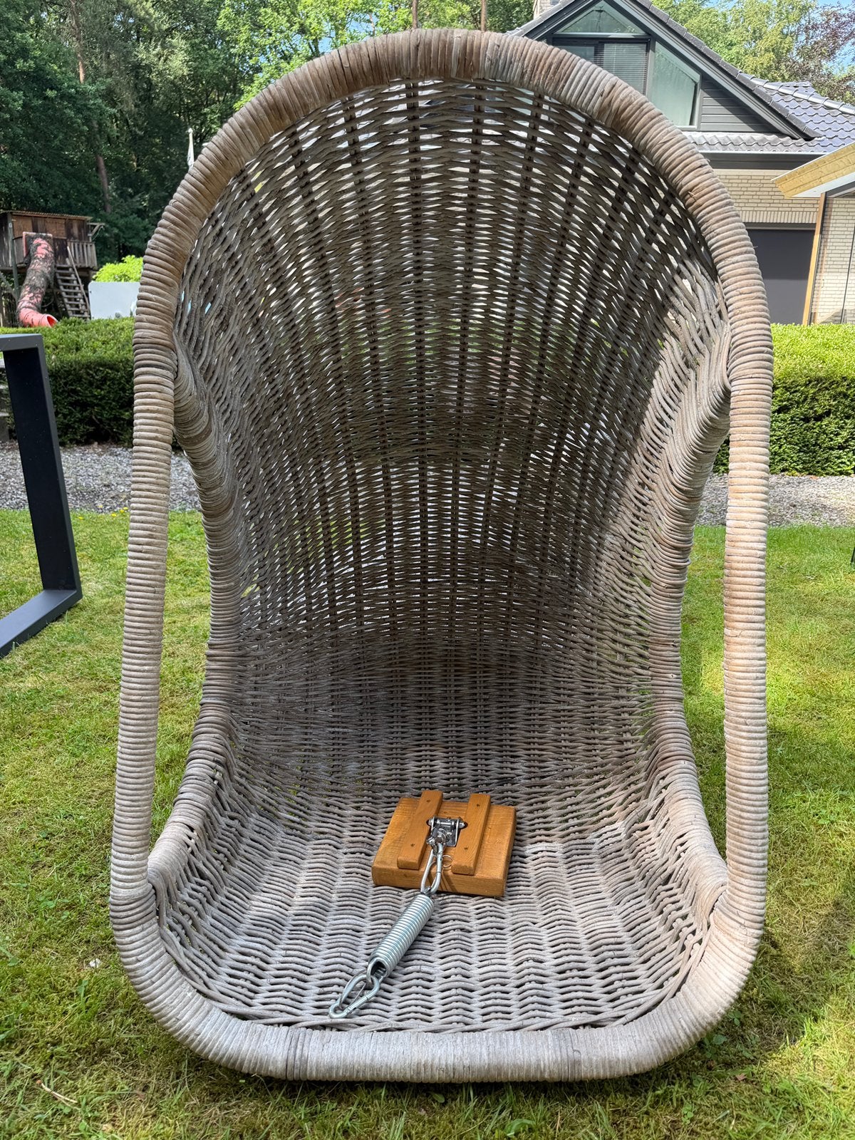 Hangstoel rotan, in goede staat met ophang haak., Ophalen, Zo goed als nieuw
