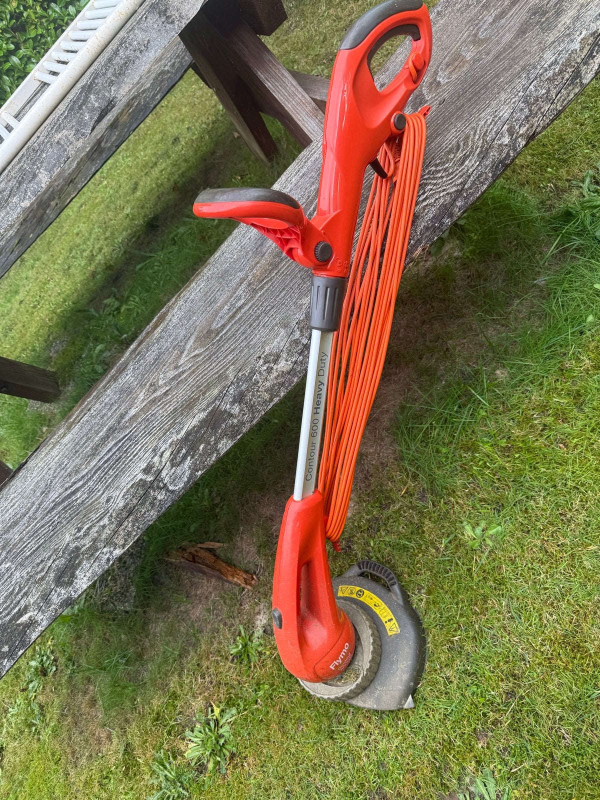 Husqvarna / Flymo Contour 600 Heavy Duty Elektr. Grastrimmer, Ophalen of Verzenden, Gebruikt, Minder dan 30 cm, Elektrische grasmaaier